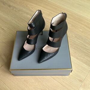 Louise te Cie Black Point Heels